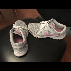 Nike Flex Tennis Shoes, Great condition!